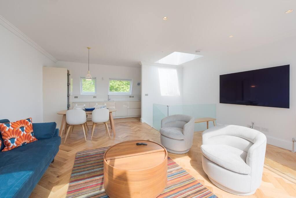 Stunning Two Bed Apartment Rh8 Londra Dış mekan fotoğraf
