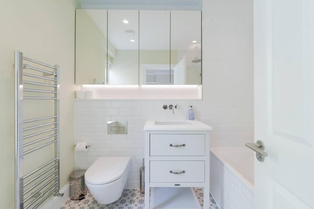 Stunning Two Bed Apartment Rh8 Londra Dış mekan fotoğraf