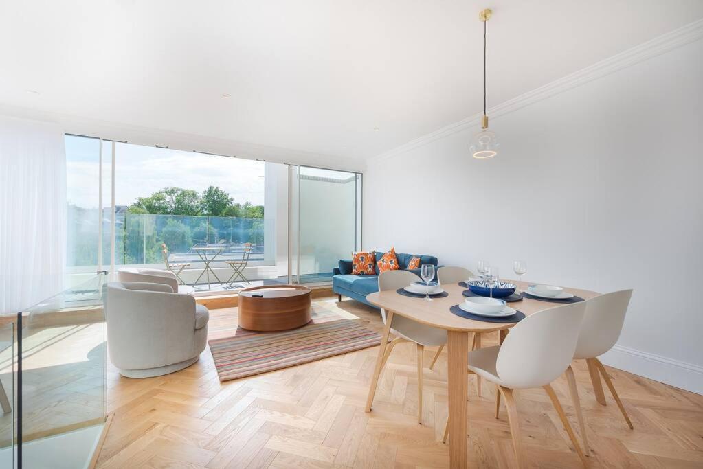 Stunning Two Bed Apartment Rh8 Londra Dış mekan fotoğraf