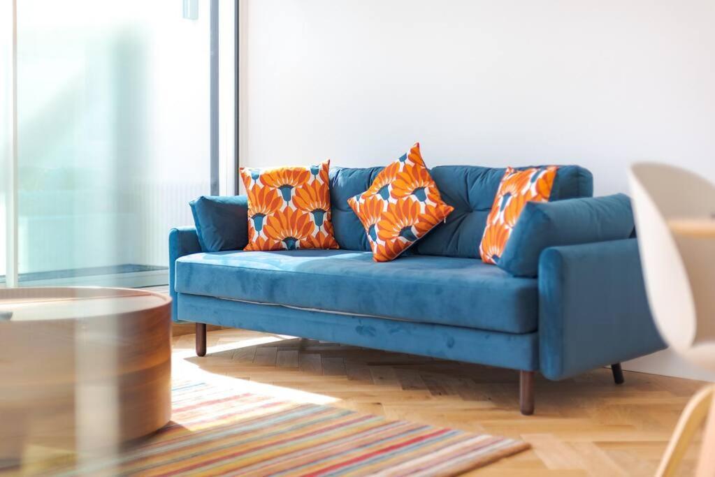 Stunning Two Bed Apartment Rh8 Londra Dış mekan fotoğraf